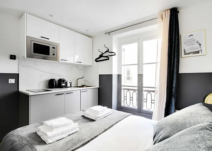 Modern For 2p With A C - Near Montmartre * Paris